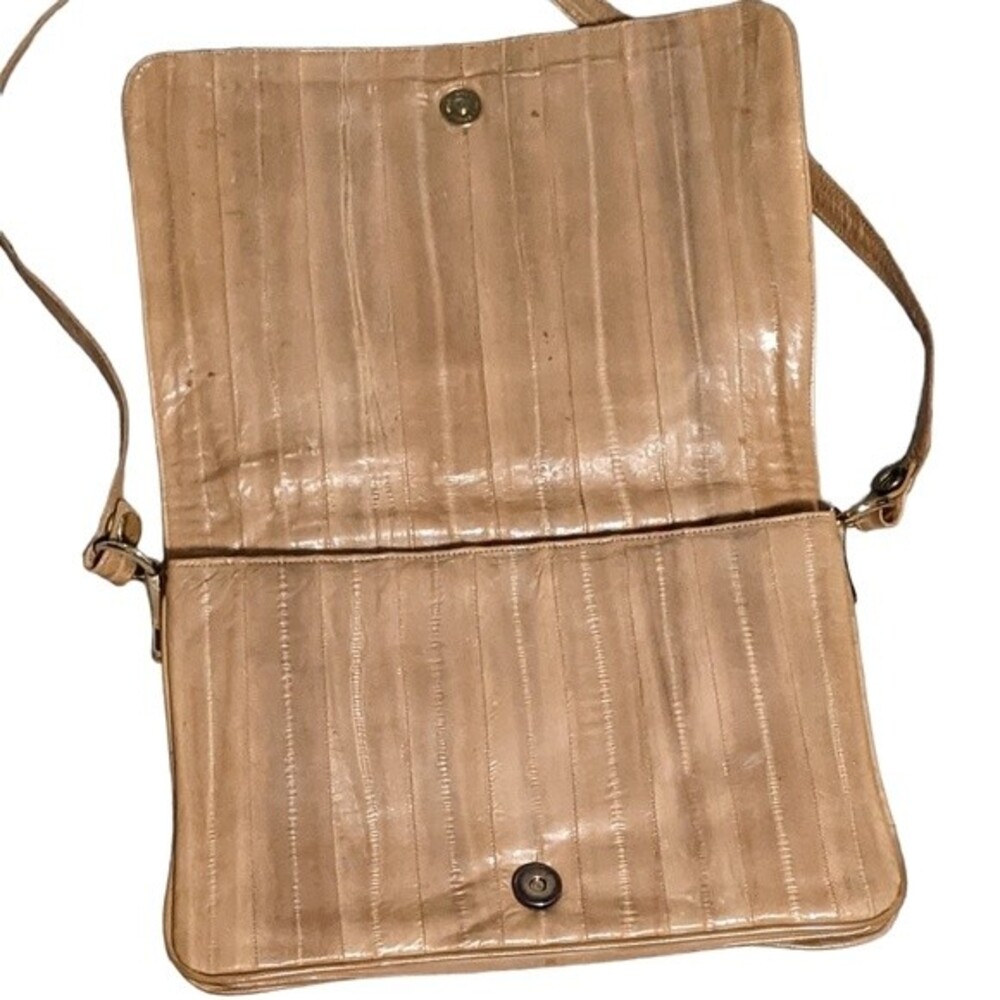 Vintage EEL skin shoulder handbag tan flap gold tone hardware Korea - Picture 3 of 11